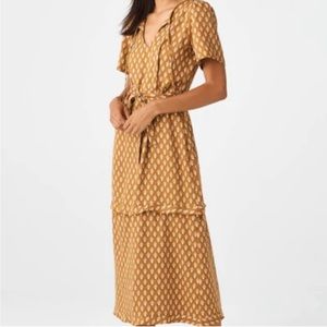 Vetta Capsule House Dress in Gold Print Size Small